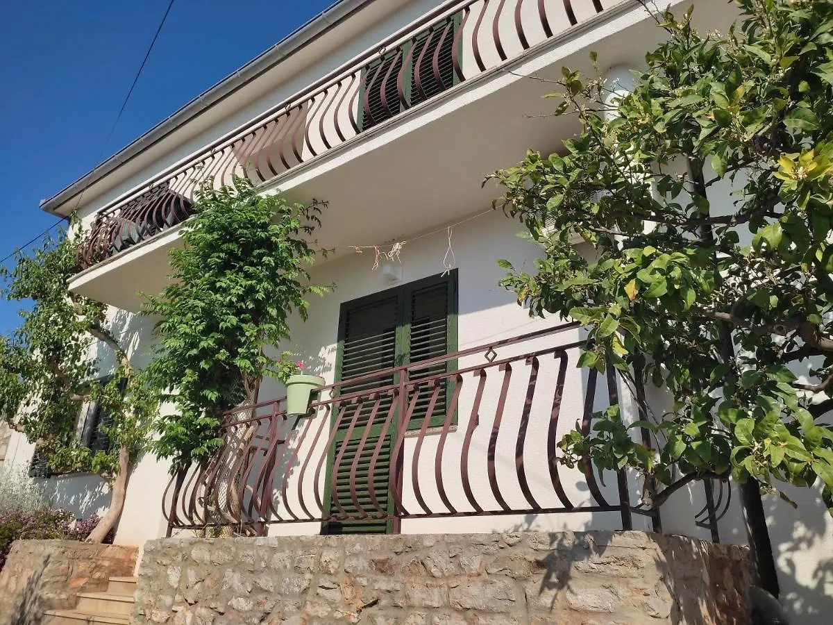 Guest House Nikola Božava